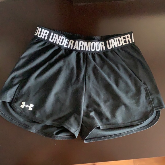 Ladies Under armour shorts - Picture 1 of 3